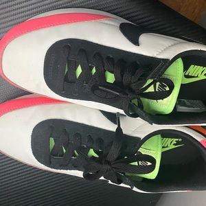 Nike shoes only wore about 3 times still in good condition and clean